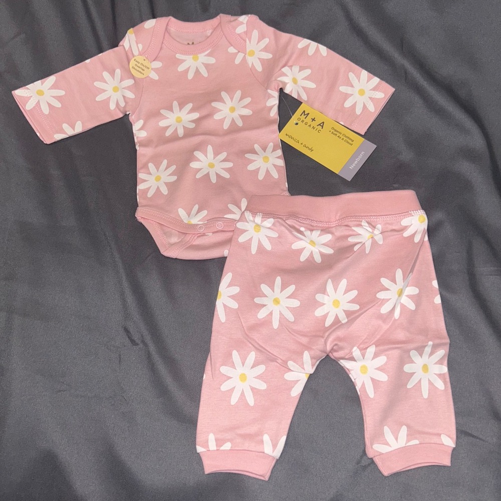Monica + Andy Organic Cotton Pink Daisy Bodysuit and Pant Set Newborn Girl NWT